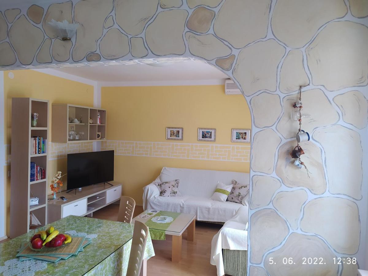 Apartment Sara โนวีวีโนดอลสกี ภายนอก รูปภาพ