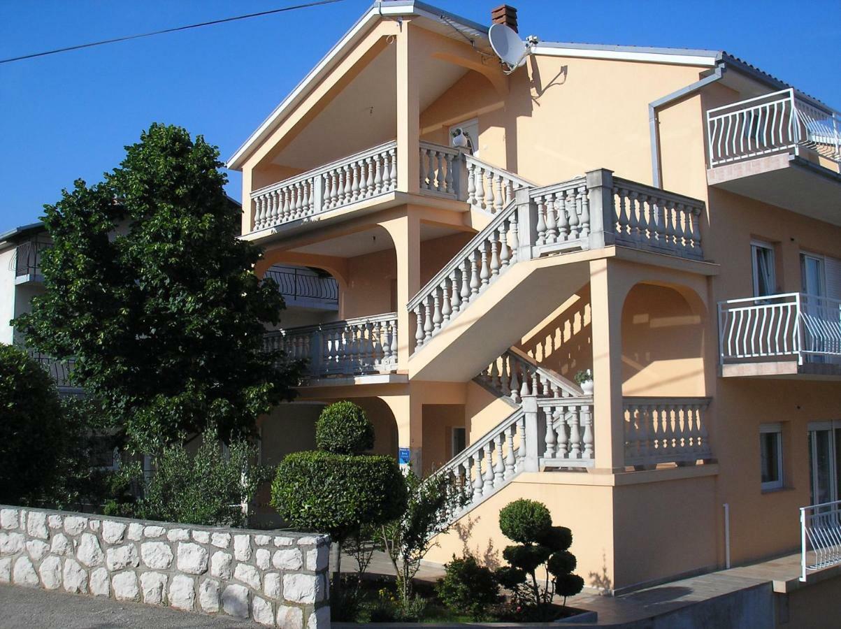 Apartment Sara โนวีวีโนดอลสกี ภายนอก รูปภาพ